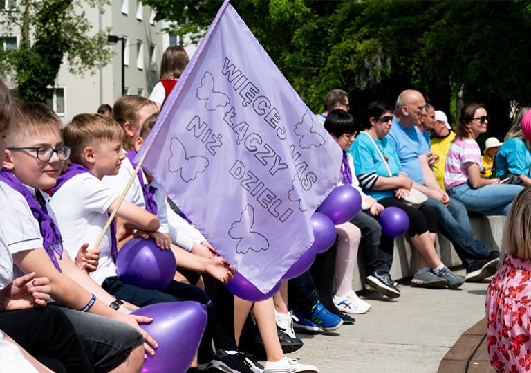 Marsz Godności Osób z Niepełnosprawnościami przeszedł ulicami Stalowej Woli