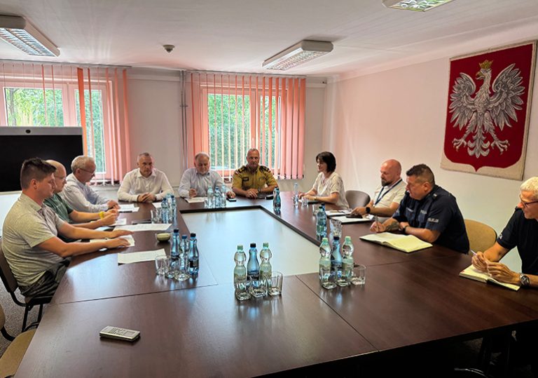 Posiedzenie Powiatowego Zespołu Zarządzania Kryzysowego po nawałnicy na terenie powiatu stalowowolskiego