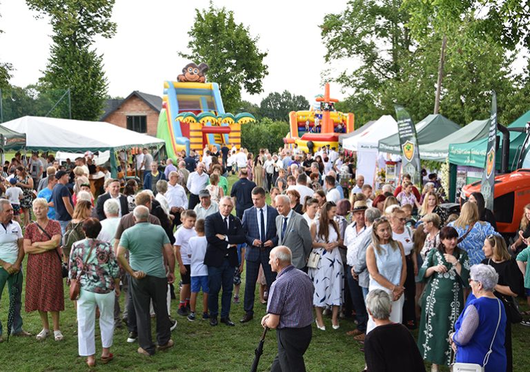 Zdziechowice malinową stolicą regionu – VII Malinowy Festiwal Folkloru za nami