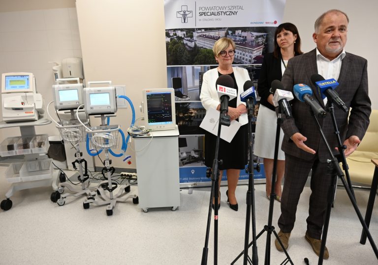 Sprzęt medyczny dla szpitala od wojewody