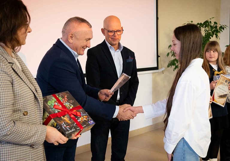 Młodzi twórcy nagrodzeni w konkursach powiatowych
