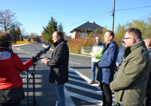Przebudowa drogi powiatowej Jamnica – Zbydniów została zakończona.