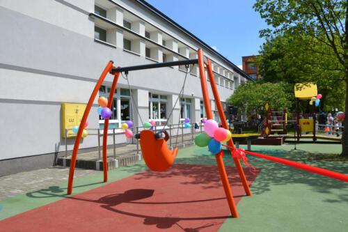 Otwarcie placu zabaw w Ośrodku Rehabilitacji Dzieci Niepełnosprawnych w Stalowej Woli